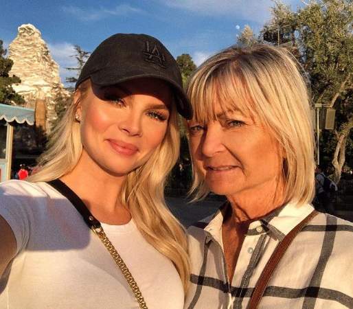 Kelli Goss with her mother